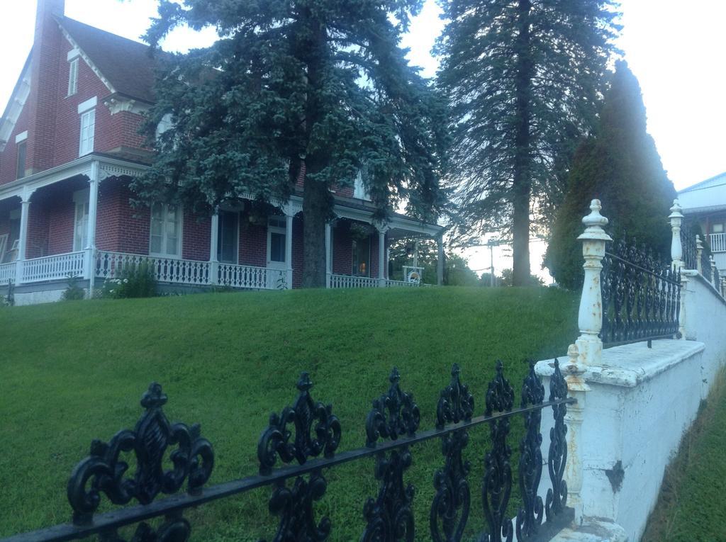 Bed and Breakfast Gil Ann Saint-André-Avellin Exteriér fotografie